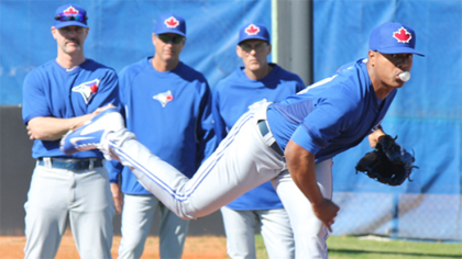 Stroman finds gum on his back in the dugout 