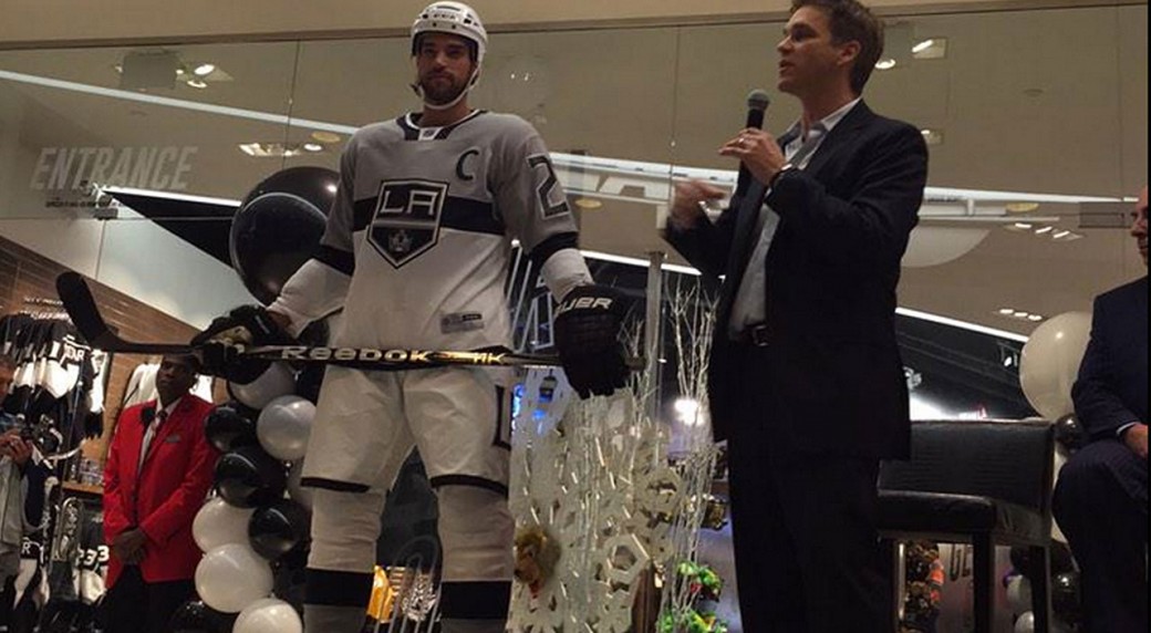 The Los Angeles Kings unveiled their Stadium Series jersey Tuesday, complete with white pants! (Image from @LAKings)