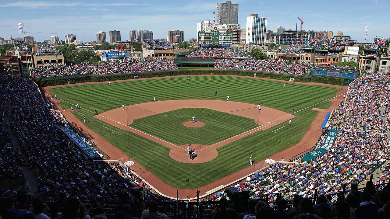 Man dies after falling over railing at Wrigley Field - Sportsnet.ca