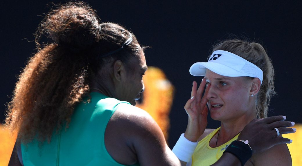 Australian Open - Synchronised smash ends in calamity - Australian Open